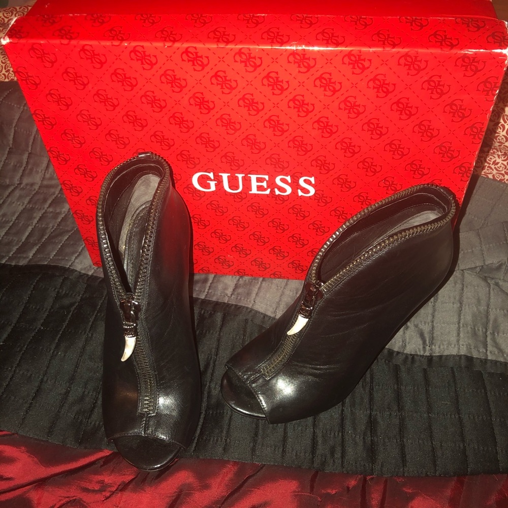 Guess  black Conroe peek a boo boot/heels size 5.5